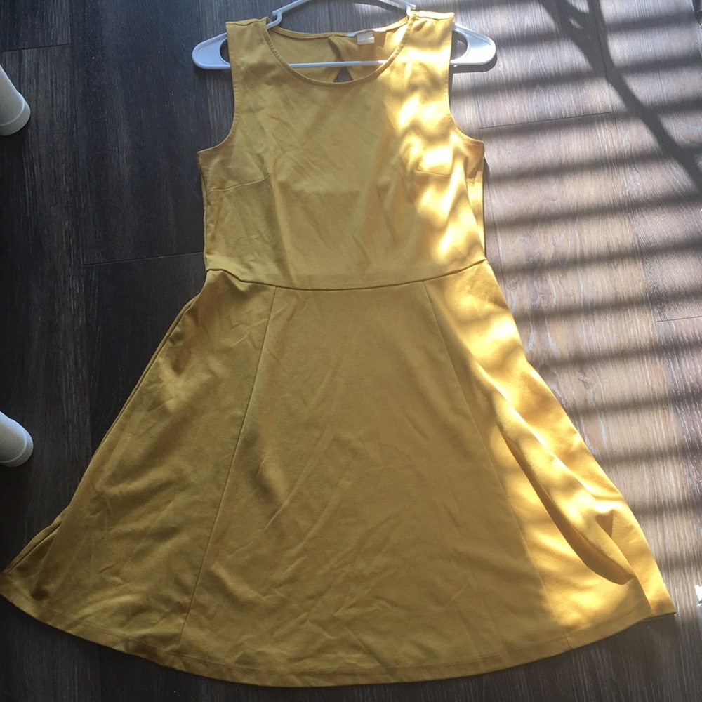 H & M womens mustard colored size M dress - Picture 9 of 10